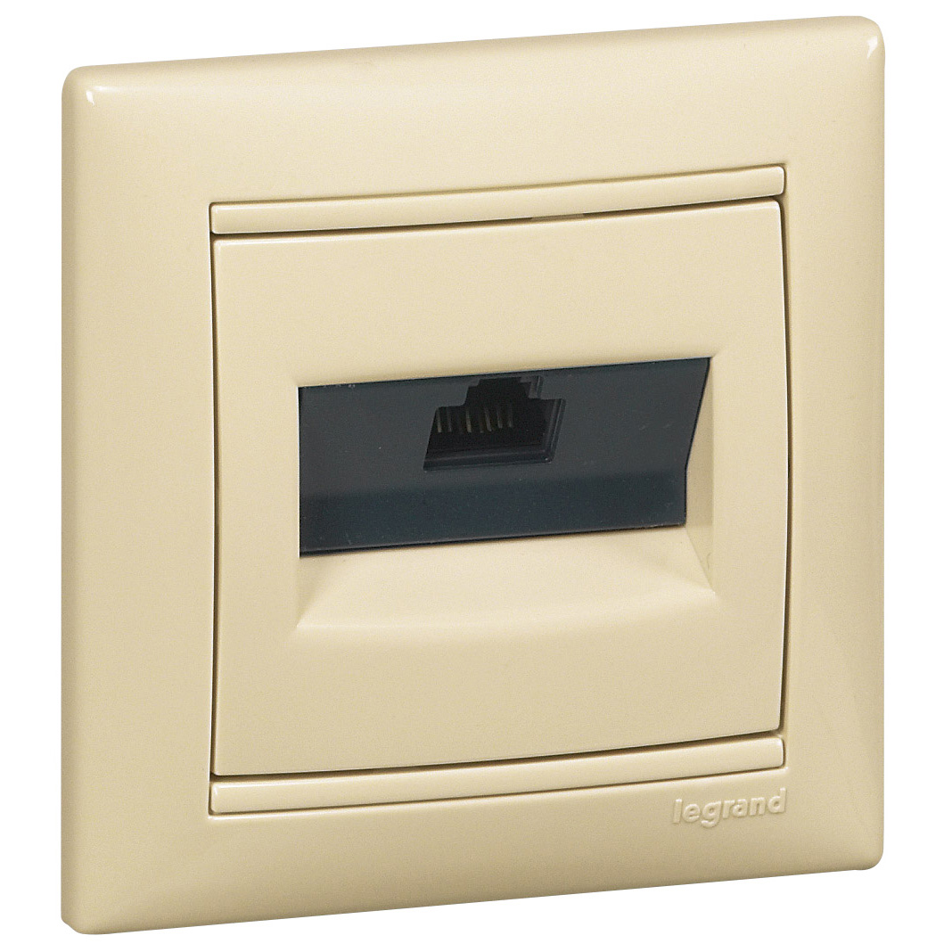 Legrand Valena Крем Розетка комп(RJ45) 1-ая 6 кат UTP