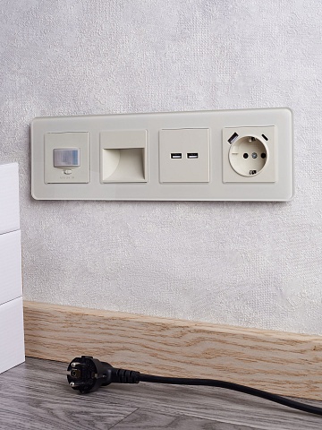IEK BRITE Роз. с з/к/ш 16А с USB A+C 18Вт РЮш11-1-БрКр беж.