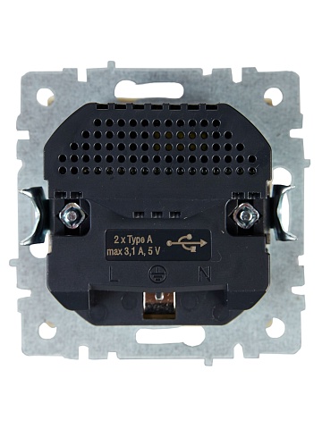 IEK BRITE Роз. с з/к/ш 16А с USB A+A 3,1А РЮш10-2-БрКр беж.