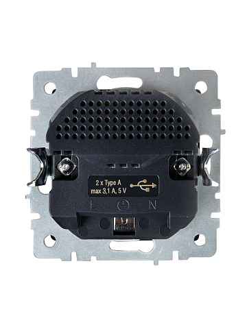 IEK BRITE Роз. с з/к/ш 16А с USB A+A 3,1А РЮш10-2-БрЖ жемч.