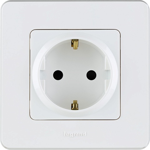 Legrand INSPIRIA Белый Розетка 2К+З со шторками - немецкий стандарт - 16 А - 250 В
