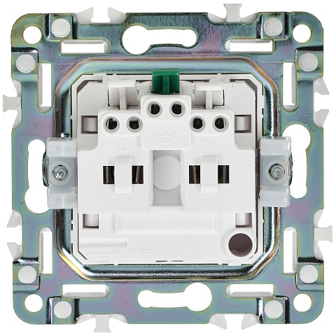 IEK SKANDY Арктический белый Розетка с/з с защитными шторками 16А SK-R04W