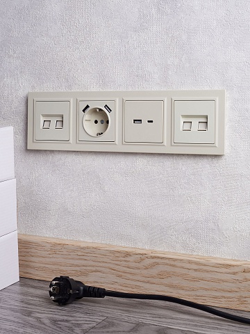 IEK BRITE Роз. с з/к/ш 16А с USB A+A 2,1А РЮш10-1-БрКр беж.