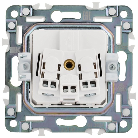 IEK SKANDY Никель Розетка с/з с защитными шторками и крышкой 16А IP44 SK-R11N