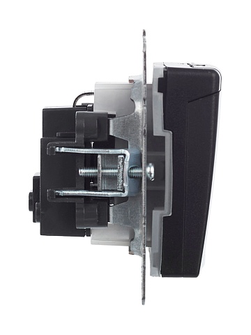 IEK BRITE Розетка 1-местная с заземлением с защитными шторками и крышкой 16А IP44 РСбш10-3-44-БрЧ черный