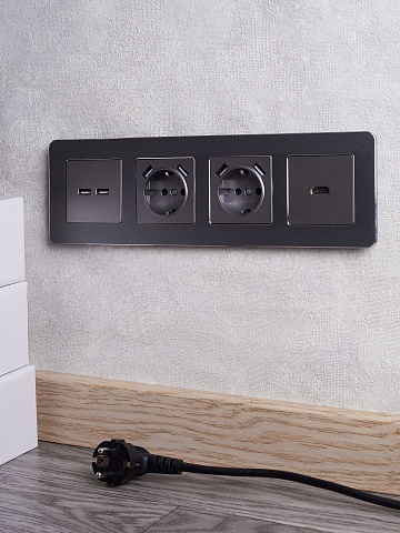 IEK BRITE DECOR Титан металл. скругл.угол Рамка 4-м РУ-4-1-Бр RE
