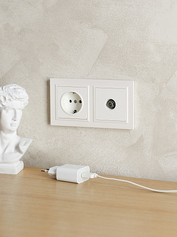 IEK BRITE Рамка 2-местная IP44 РУ-2-БрЖ-44 жемчуг