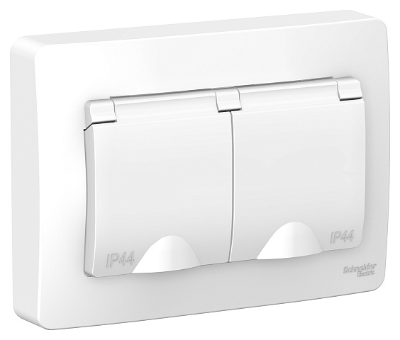 SE Blanca внутр Бел Розетка 2-ая с/з со шторками IP44, 16А, 250В
