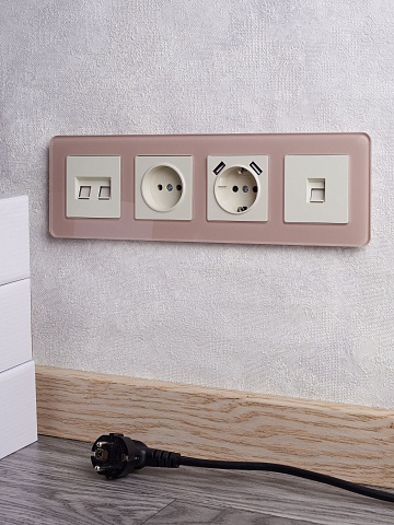 IEK BRITE DECOR Дымчатый матовый стекло скругл.угол Рамка 4-м РУ-4-2-Бр RE