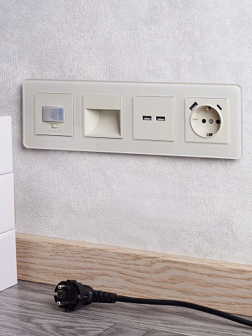 IEK BRITE BASE Бежевый Датчик движения ДС10-1-БрКр