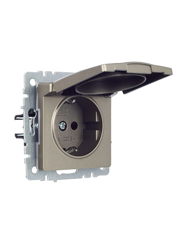 IEK BRITE Розетка 1-местная с заземлением с защитными шторками и крышкой 16А IP44 РСбш10-3-44-БрШ шампань