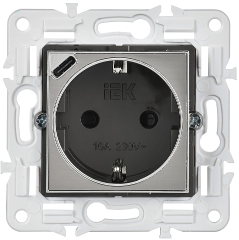 IEK SKANDY Никель Розетка с/з с защитными шторками 16А с USB C 18Вт SK-R17N