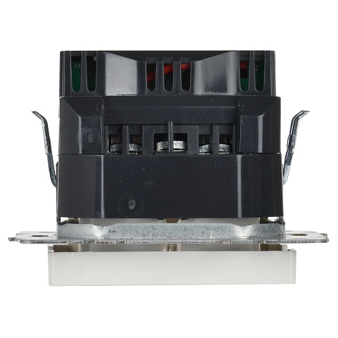 IEK BRITE Роз. с з/к/ш 16А с USB A+A 2,1А РЮш10-1-БрБ бел.