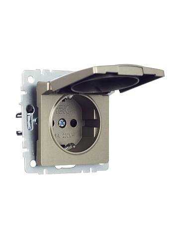IEK BRITE Розетка 1-местная с заземлением с защитными шторками и крышкой 16А IP20 РСбш10-3-БрШ шампань