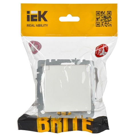 IEK BRITE Розетка 1-местная с заземлением с защитными шторками и крышкой 16А IP20 РСбш10-3-БрБ белый