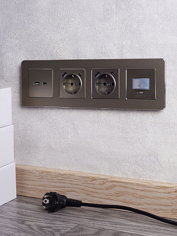 IEK BRITE Роз. с з/к/ш 16А с USB A+A 2,1А РЮш10-1-БрШ шамп.