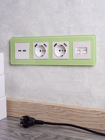 IEK BRITE DECOR Эко грин матовый стекло скругл.угол Рамка 4-мест. РУ-4-2-Бр RE