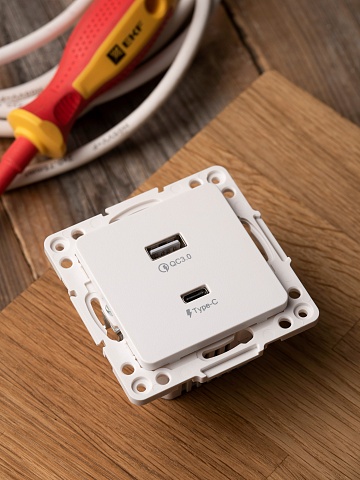 EKF PROxima Стокгольм Белый Розетка с 2 USB type A+C