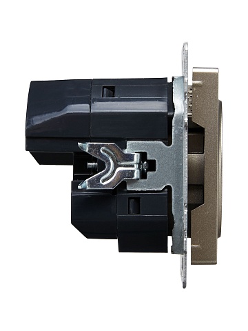 IEK BRITE Роз. с з/к/ш 16А с USB A+A 2,1А РЮш10-1-БрШ шамп.
