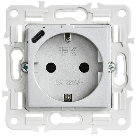 IEK SKANDY Серебряный Розетка с/з с защитными шторками 16А с USB C 18Вт SK-R17S