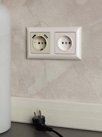 IEK BRITE DECOR Жемчуг/беж 3D-форма Рамка 2-мест. РУ-2-Бр