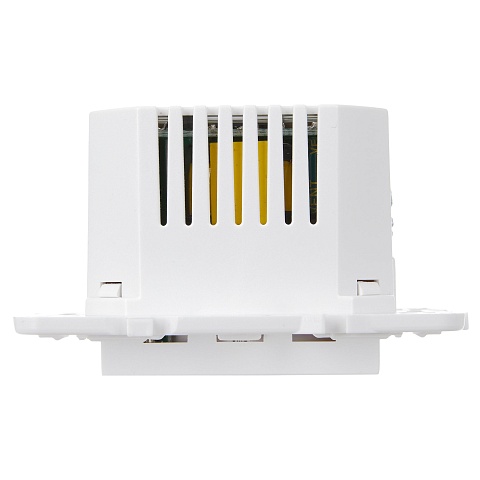 IEK SKANDY Арктический белый Розетка с/з с защитными шторками 16А с USB C 18Вт SK-R17W