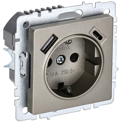 IEK BRITE Роз. с з/к/ш 16А с USB A+C 18Вт РЮш11-1-БрШ шамп.