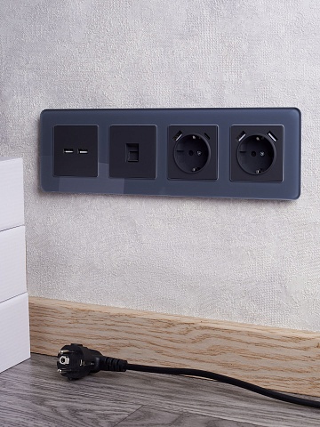 IEK BRITE DECOR Графит матовый стекло скругл.угол Рамка 4-м РУ-4-2-Бр RE