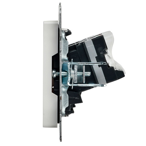 IEK BRITE Розетка компьютерная двойная кат.5E RJ45 РК10-2-БрБ белый