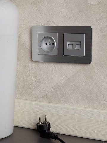 IEK BRITE DECOR Алюминий/алюм метал. скругл.угол Рамка 2-м РУ-2-1-Бр RE AL