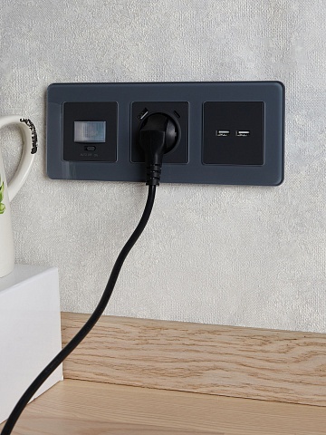 IEK BRITE BASE Графит Датчик движения ДС10-1-БрГ