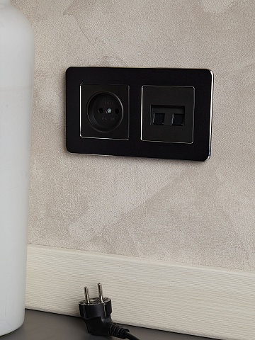 IEK BRITE DECOR Черный металл. скругл.угол Рамка 2-м РУ-2-1-Бр RE