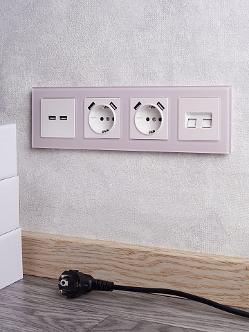 IEK BRITE DECOR Розовый матовый стекло Рамка 4-мест. РУ-4-2-Бр
