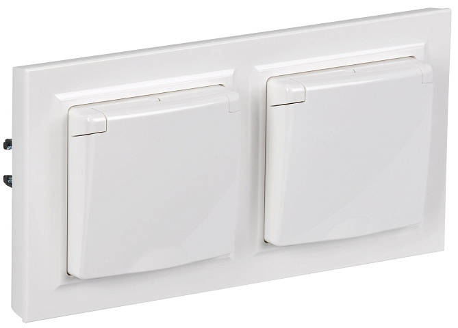 IEK BRITE Белый Розетка с кр. 16А IP44 РСбш10-3-44-БрБ в сборе 2шт