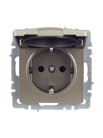 IEK BRITE Розетка 1-местная с заземлением с защитными шторками и крышкой 16А IP44 РСбш10-3-44-БрШ шампань