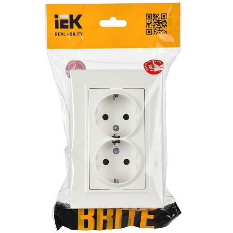 IEK BRITE Розетка 2-местная с заземлением с защитными шторками 16А в сборе РСш12-3-БрБ белый