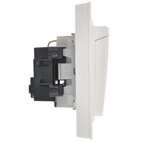 IEK BRITE Белый Розетка с кр. 16А IP44 РСбш10-3-44-БрБ в сборе 2шт