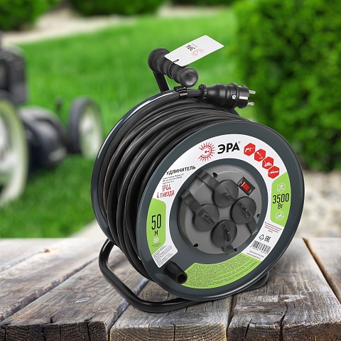 ЭРА Удлинитель силовой RMx-4es-3x2.5-50m-IP44(KG) на металлической катушке с заземлением с выключателем 4 розетки 50м КГ