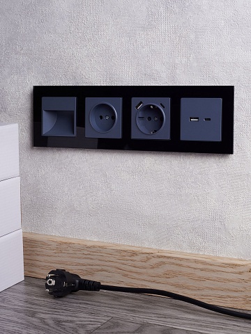 IEK BRITE Роз. с з/к/ш 16А с USB A+C 18Вт РЮш11-1-БрМ мар.