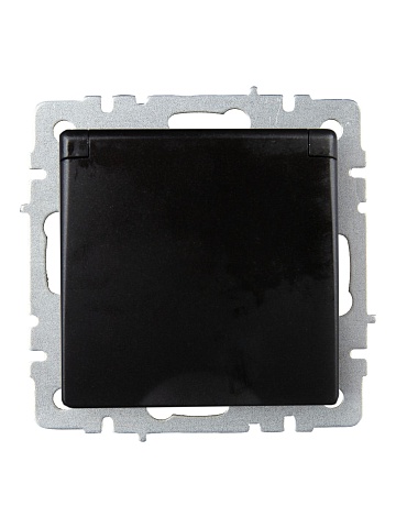 IEK BRITE Розетка 1-местная с заземлением с защитными шторками и крышкой 16А IP20 РСбш10-3-БрЧ черный