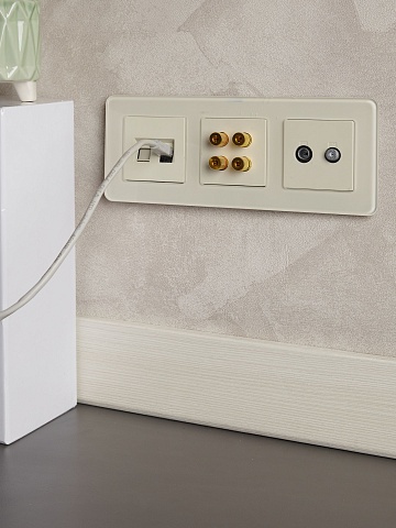 IEK BRITE BASE Бежевый Аудиорозетка 4-мест. РА10-БрКр
