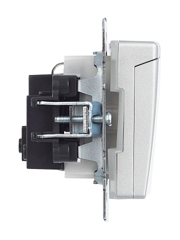 IEK BRITE Розетка 1-местная с заземлением с защитными шторками и крышкой 16А IP44 РСбш10-3-44-БрА алюминий