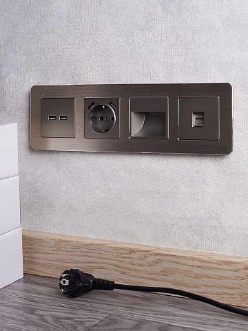 IEK BRITE Роз. с з/к/ш 16А с USB A+A 3,1А РЮш10-2-БрШ шамп.