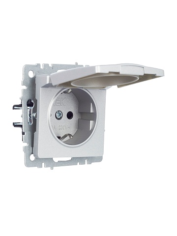 IEK BRITE Розетка 1-местная с заземлением с защитными шторками и крышкой 16А IP20 РСбш10-3-БрА алюминий